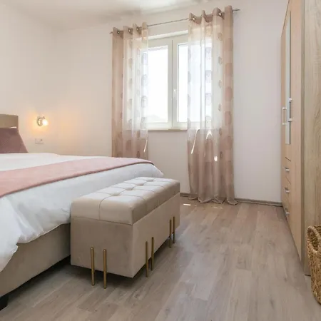 2 Bedroom Gorgeous In Labin * Labin (Istria)