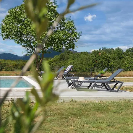 2 Bedroom Gorgeous In Labin